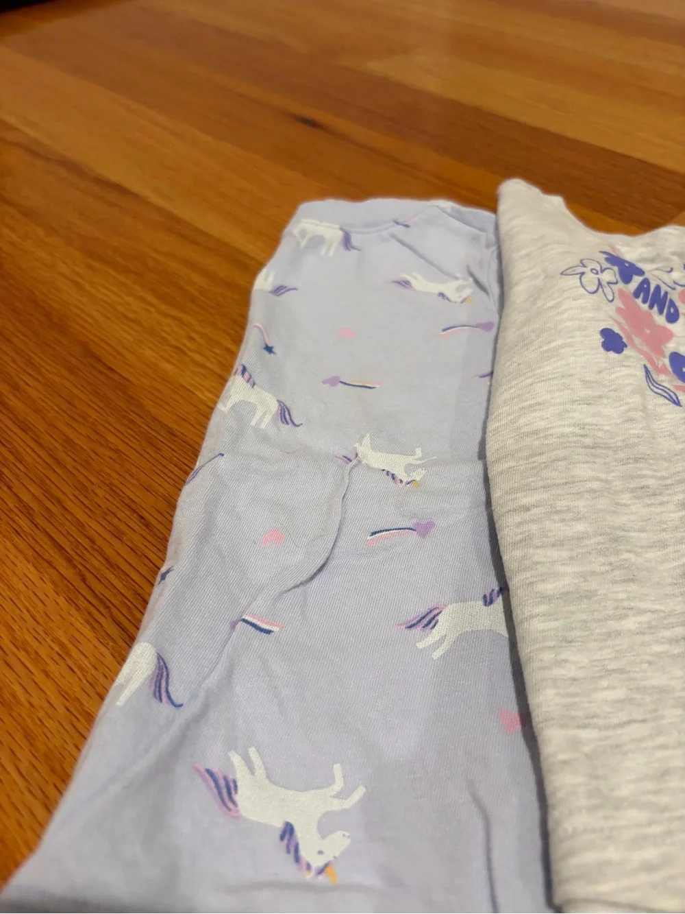 Old Navy Girls' Graphic Tees Long Sleeve- Mint, Light Gray & Lavender 3 pack